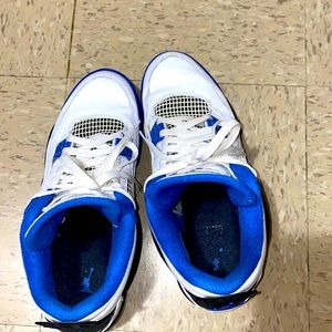 These are men Air Jordan 4 Retro Motorsports. They’re a size 11. Great Condition